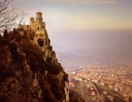 Guaita fortress and part of the city (view from above Monte Titano). Photo by Ricardo André Frantz.
