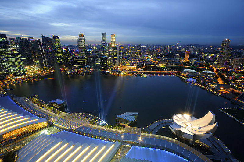 Marina Bay and the Singapore skyline at dusk by William Cho