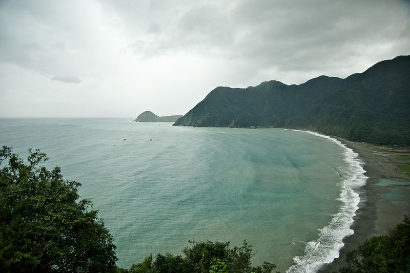 WuShihBi Cape seen behind the DongAo Bay, from the SuHua Highway, a scenic drive on the east coast of Taiwan. Photo by Fred Hsu,