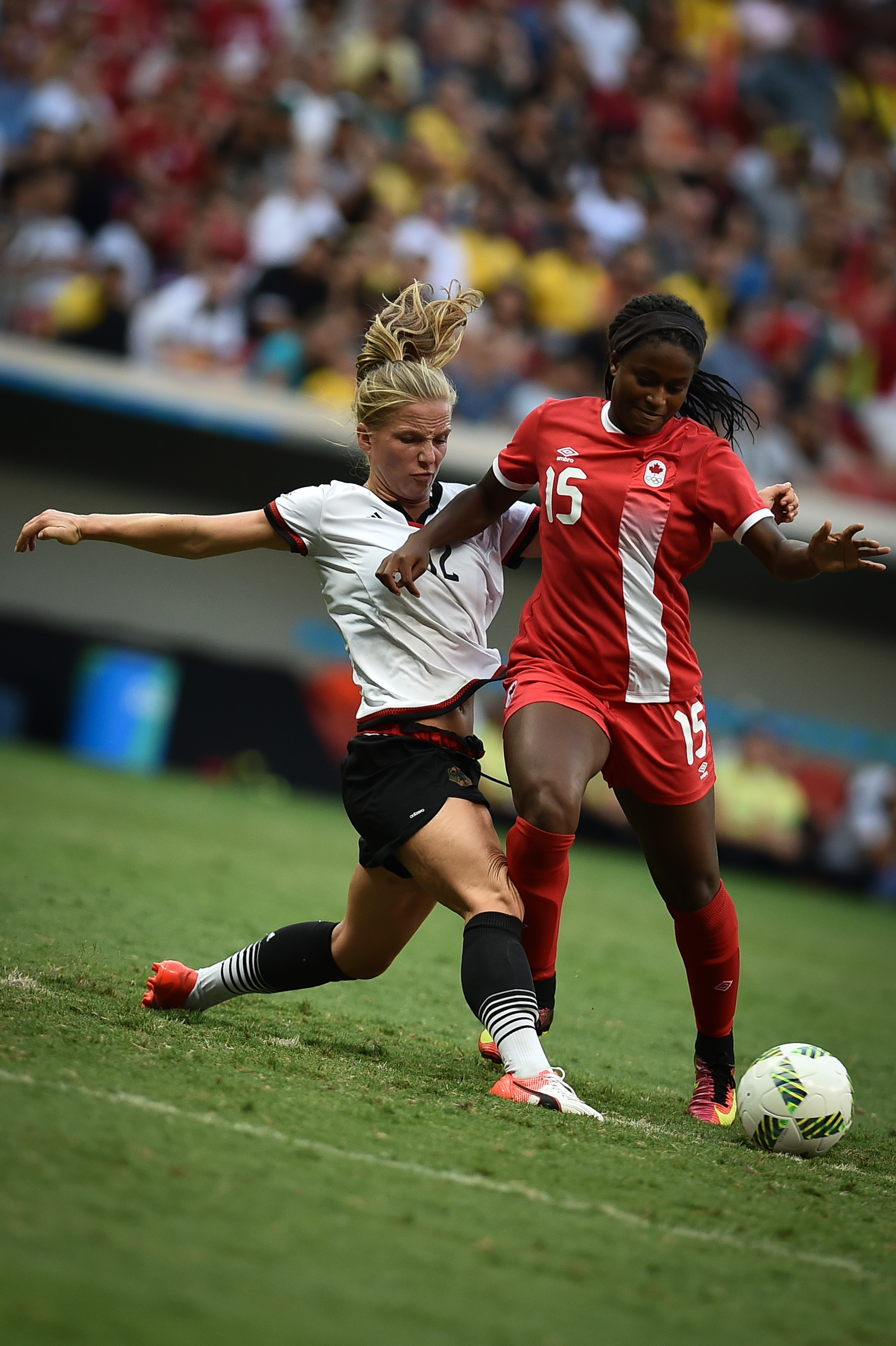 What if you could live off Victory? | Germany vs. Canada, by Agência Brasília - Alemanha x Canadá - Futebol feminino - Olimpíadas Rio 2016, CC BY 2.0, https://commons.wikimedia.org/w/index.php?curid=50584138